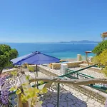 Apartmán Kaminaki Beachfront Nisaki (Corfu)