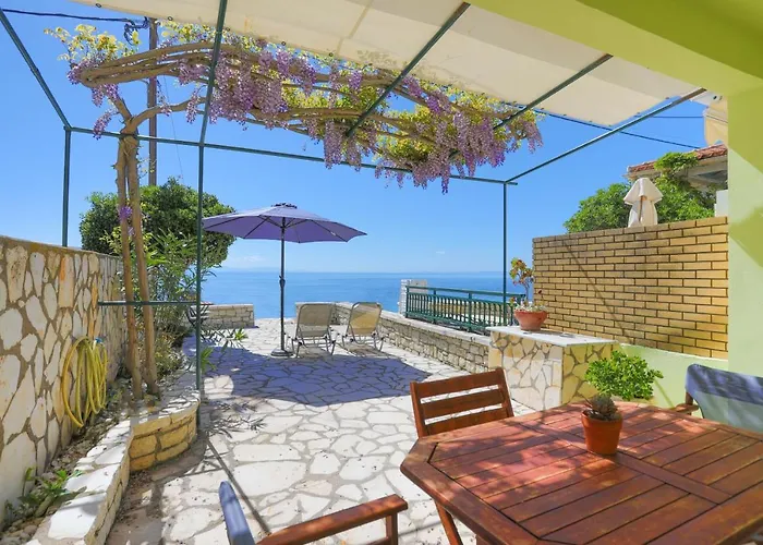דירה Kaminaki Beachfront *