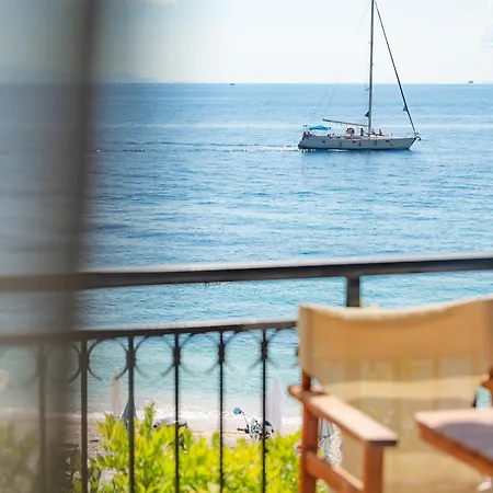Apartment Kaminaki Beachfront *