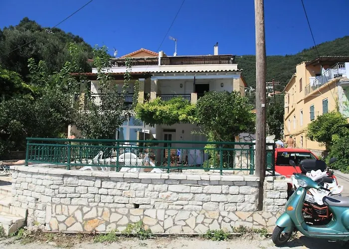 Διαμέρισμα Kaminaki Beachfront *