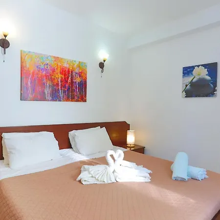 Kaminaki Beachfront Apartamento