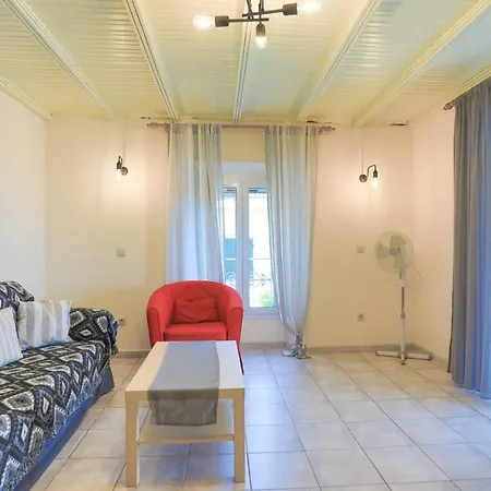 Kaminaki Beachfront Lägenhet