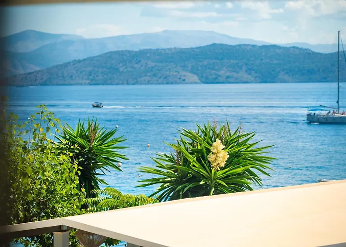 Kaminaki Beachfront *
